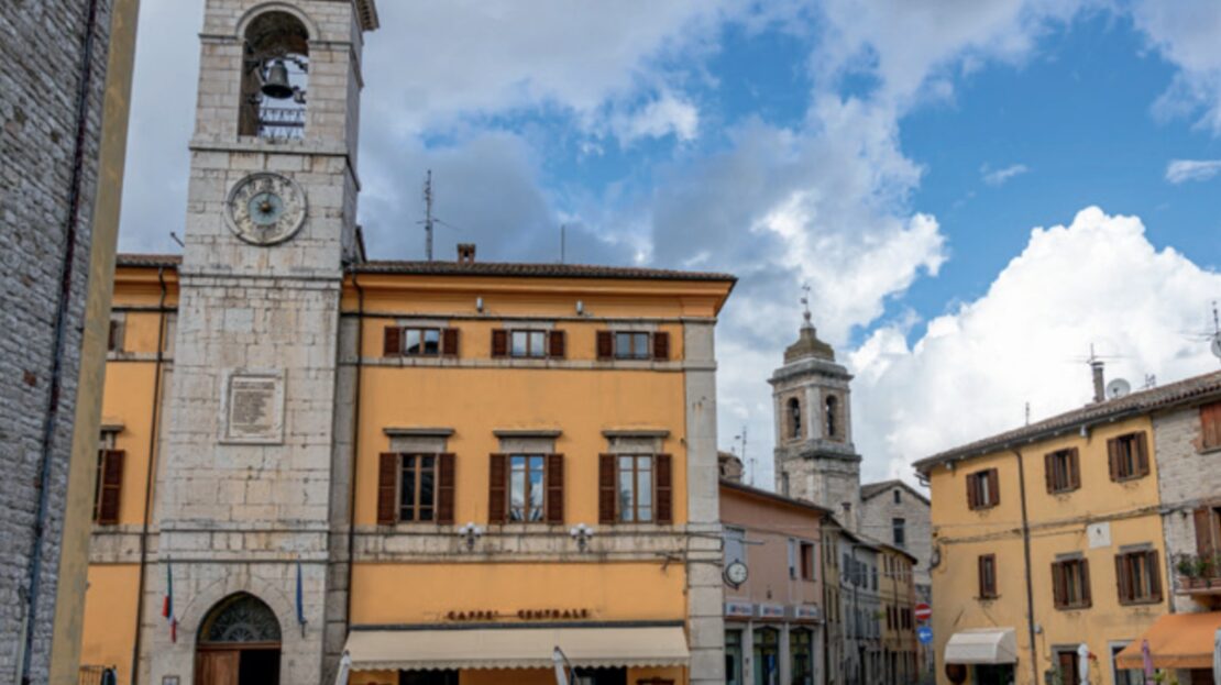 Torre dell orologio Cantiano
