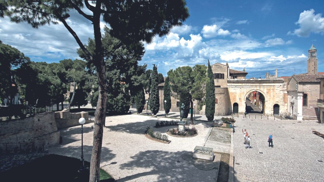 Arco di Augusto ampio - Fano - Itinerarrio della bellezza