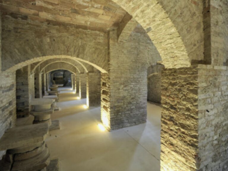 Area archeologica dell'Augusteum, sotterranei Mediateca Montanari Biblioteca - Fano - Itinerario della bellezza