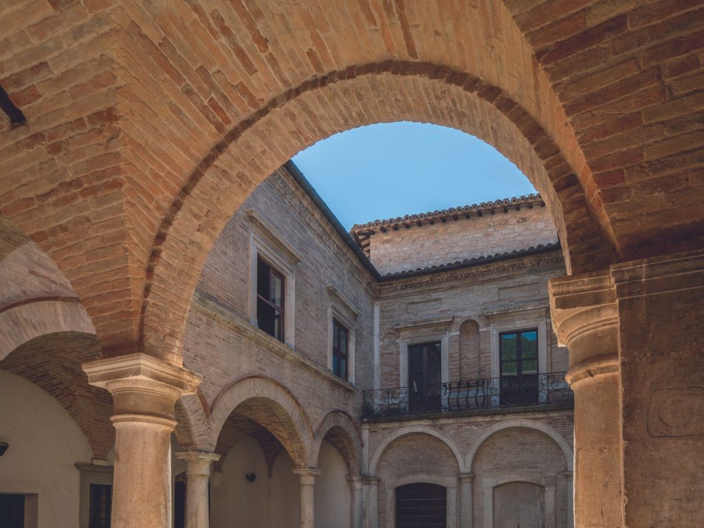 Cortile d'Onore - Piobbico - Itinerario della bellezza