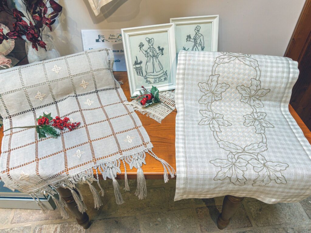 Museo del ricamo 2 - Mombaroccio - Itinerario della bellezza