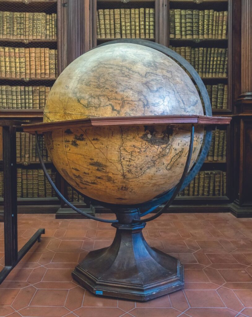 Sfera terrestre di Vincenzo Coronelli, Biblioteca Federiciana -Fano - Itinerario della bellezza