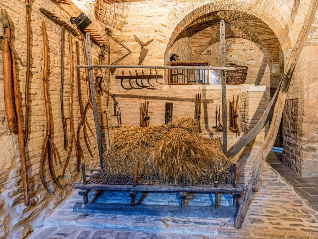 Slitta con grano - Piobbico - Itinerario dell bellezza