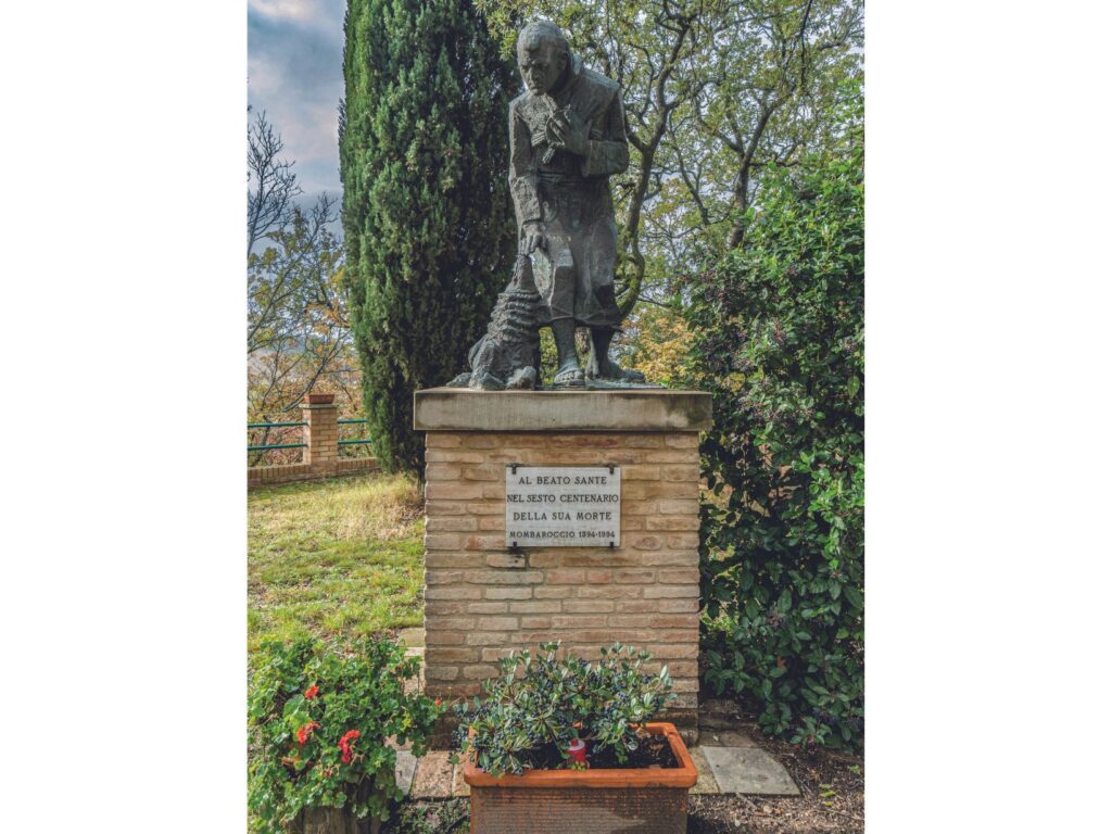 Statua del Beato Sante - Mombaroccio - Itinerario della bellezza