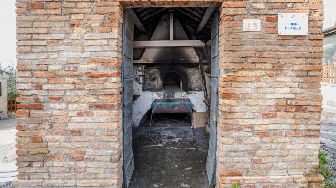San Costanzo - Forno comunitario
